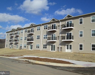 79 Legacy Blvd - Photo Thumbnail 1