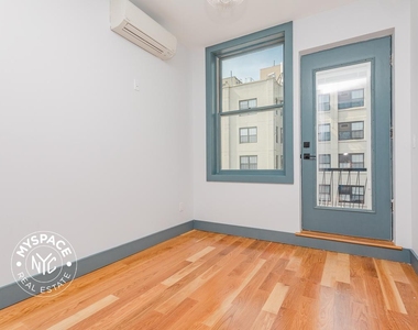 376 Bedford Ave - Photo Thumbnail 12