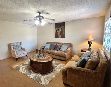 2783 W 29 Ln - Photo Thumbnail 3