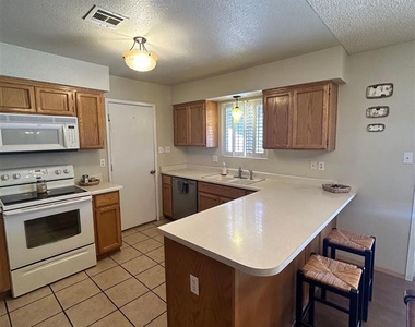 2783 W 29 Ln - Photo Thumbnail 9