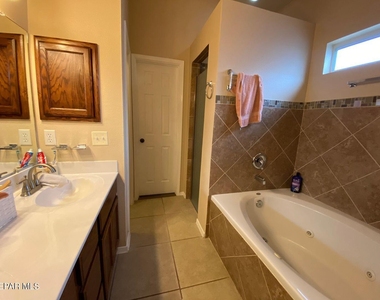 5333 Isaias Avalos Lane - Photo Thumbnail 11