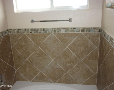 5333 Isaias Avalos Lane - Photo Thumbnail 24