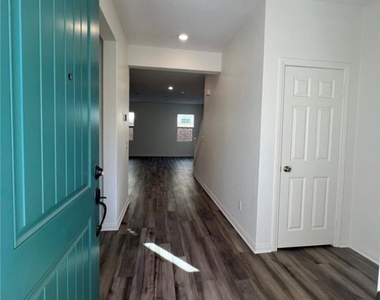 3990 E Catalina Street - Photo Thumbnail 1