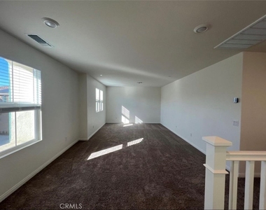 3990 E Catalina Street - Photo Thumbnail 4