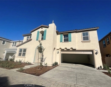 3990 E Catalina Street - Photo Thumbnail 0