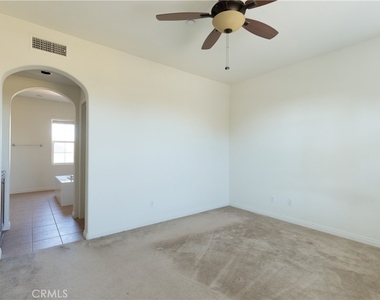 710 E Valencia Street - Photo Thumbnail 15