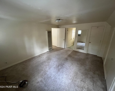 648 Birch Drive - Photo Thumbnail 7