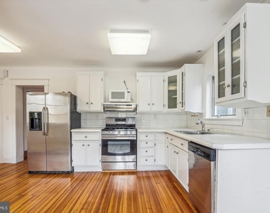 4114 Fessenden St Nw - Photo Thumbnail 10