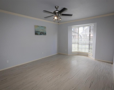 2255 Braeswood Park Drive - Photo Thumbnail 3