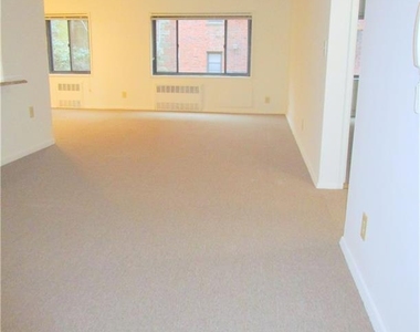 680 N Terrace Avenue - Photo Thumbnail 2