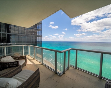 17121 Collins Ave - Photo Thumbnail 19