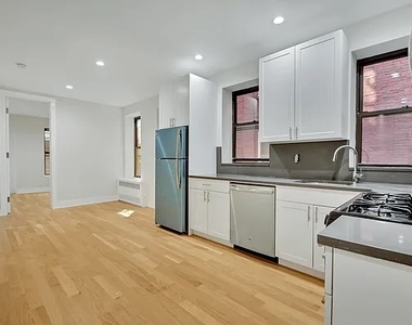 226 East 25th Street - Photo Thumbnail 2