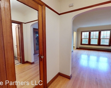 326 W. Mercer Street - Photo Thumbnail 1