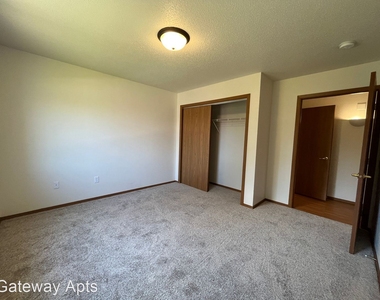 3511 S Gateway Blvd - Photo Thumbnail 7