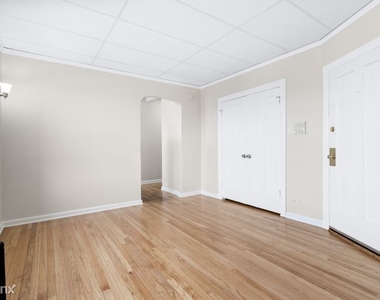 1440 W. Howard St. Apt. 20 - Photo Thumbnail 2