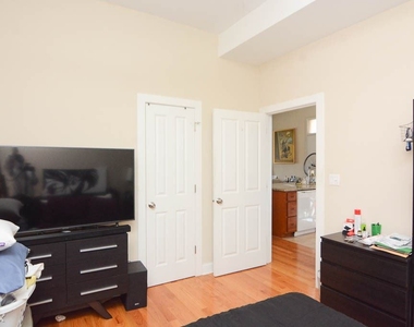 3817 N. Fremont, Unit R-5 - Photo Thumbnail 17