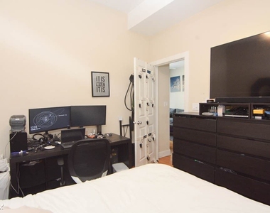 3817 N. Fremont, Unit R-5 - Photo Thumbnail 16