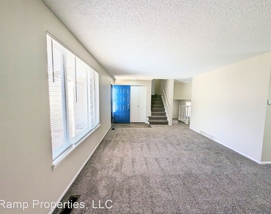 3826 S Bahama Way - Photo Thumbnail 4