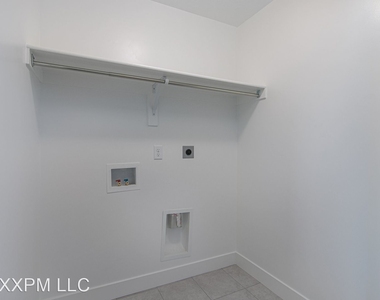 1777 W Newcastle Ln #132 - Photo Thumbnail 21