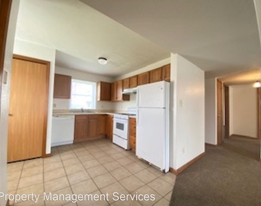 279 Woodridge Court - Photo Thumbnail 3