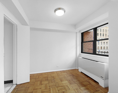 141 East 33rd Street - Photo Thumbnail 8