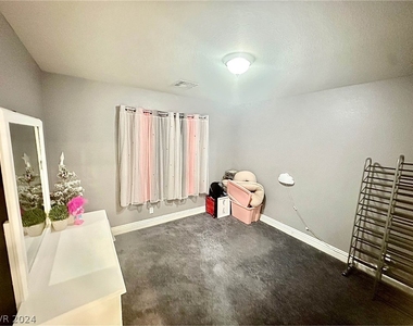 6608 Black Oaks Street - Photo Thumbnail 7