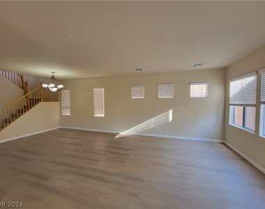 8102 Retriever Avenue - Photo Thumbnail 12