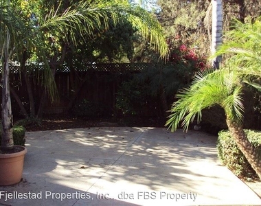 10621 Ranch View Drive - Photo Thumbnail 11