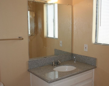 4312 Isla Verde St - Photo Thumbnail 7