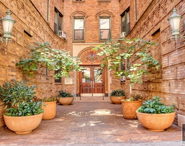 East 70th Street - Photo Thumbnail 6