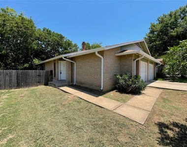 2204 Berkett Drive - Photo Thumbnail 0