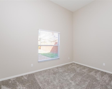 2316 Needham Drive - Photo Thumbnail 7