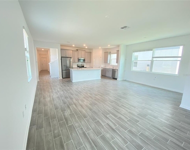 6300 Sprucepine Lane - Photo Thumbnail 4