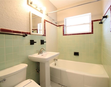 1023 Dowd Avenue - Photo Thumbnail 15