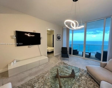 18101 Collins Ave - Photo Thumbnail 0