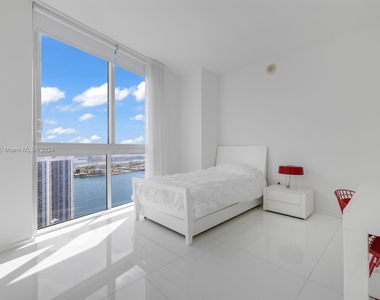 465 Brickell Ave - Photo Thumbnail 22