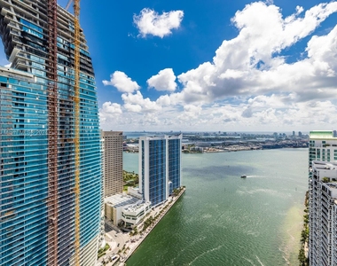 465 Brickell Ave - Photo Thumbnail 0