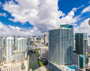 465 Brickell Ave - Photo Thumbnail 28