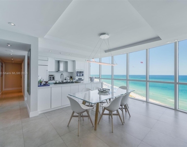 3801 Collins Ave - Photo Thumbnail 4