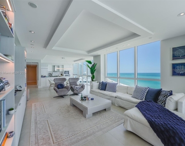 3801 Collins Ave - Photo Thumbnail 2