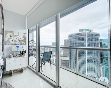 475 Brickell Ave - Photo Thumbnail 16