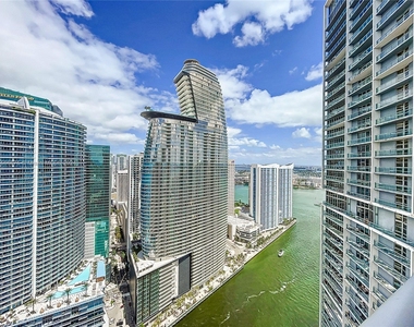 475 Brickell Ave - Photo Thumbnail 32