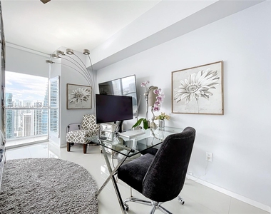 475 Brickell Ave - Photo Thumbnail 14