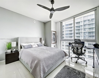 475 Brickell Ave - Photo Thumbnail 24