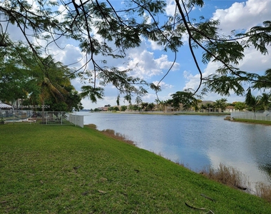 15625 Sw 52nd Ct - Photo Thumbnail 21