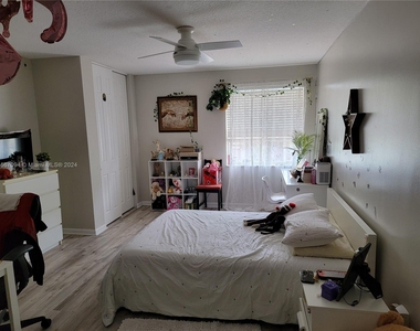 15625 Sw 52nd Ct - Photo Thumbnail 34