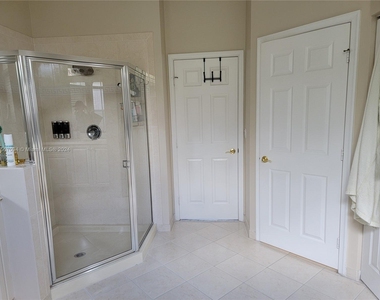 15625 Sw 52nd Ct - Photo Thumbnail 33