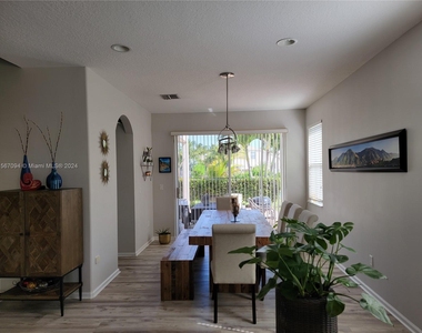 15625 Sw 52nd Ct - Photo Thumbnail 6