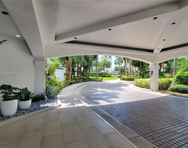 3610 Yacht Club Dr - Photo Thumbnail 25