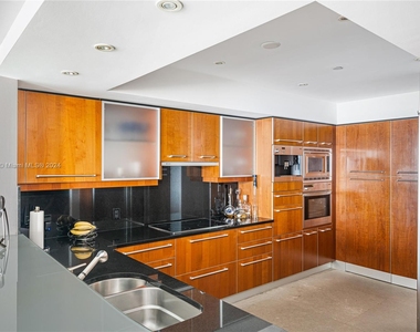 1331 Brickell Bay Dr - Photo Thumbnail 9